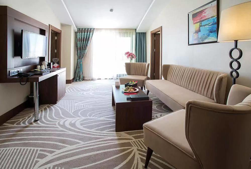 Hotel Ramada By Wyndham Yalova Yalova  Exterior foto