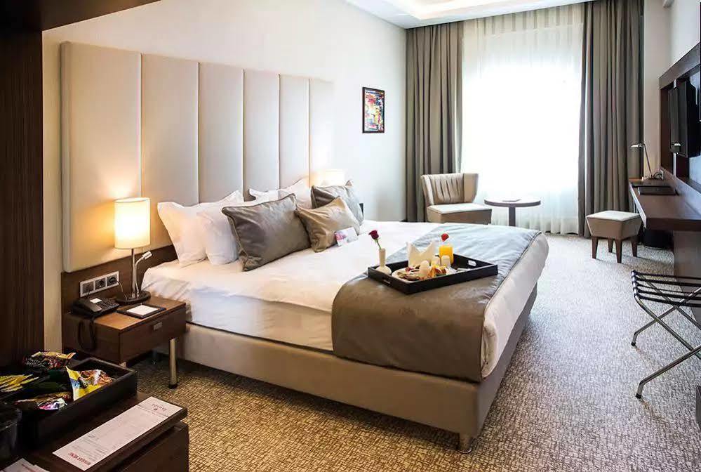 Hotel Ramada By Wyndham Yalova Yalova  Exterior foto